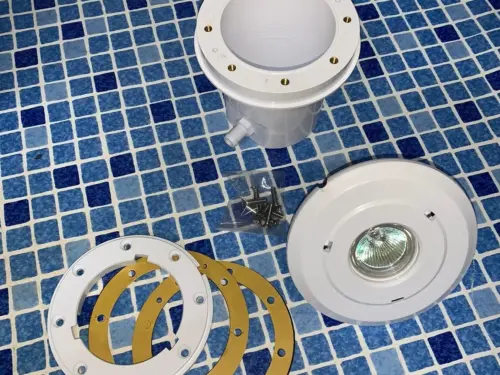 PROIETTORE ALOGENO PER PISCINA DI ILLUMINAZIONE 50W/12 V CON NICCHIA - immagine 1